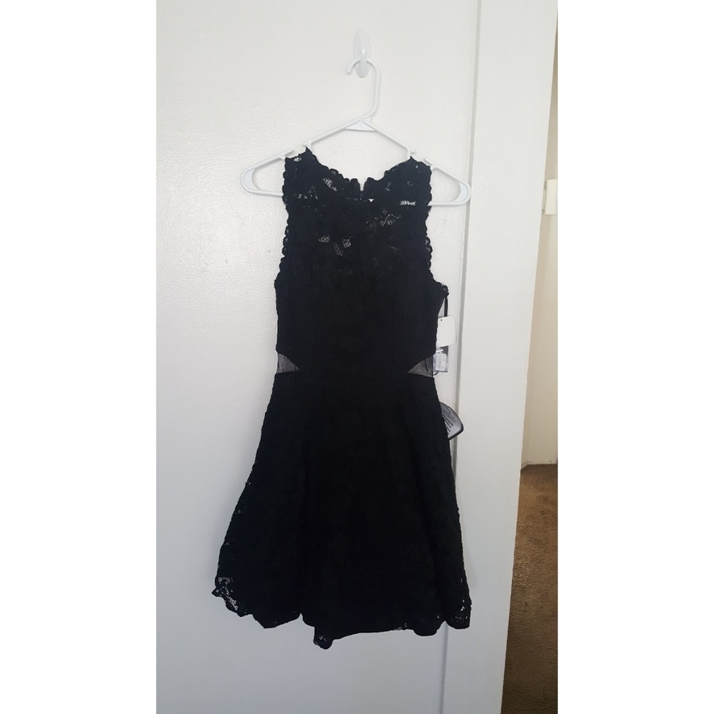 Xscape Size 6 Black Cocktail Dress
